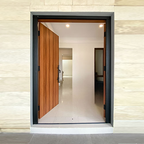 LIPAT-DOOR-CINERE