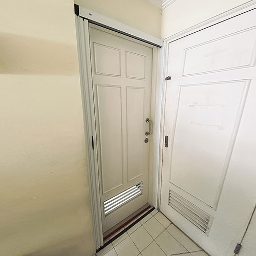 LIPAT-DOOR-KELAPA-GADING