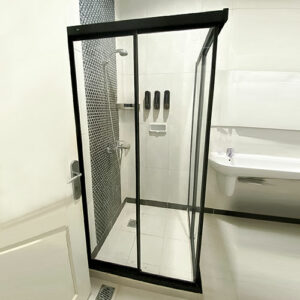 SHOWER-SCREEN-JAGAKARSA, sekat ruangan kamar mandi