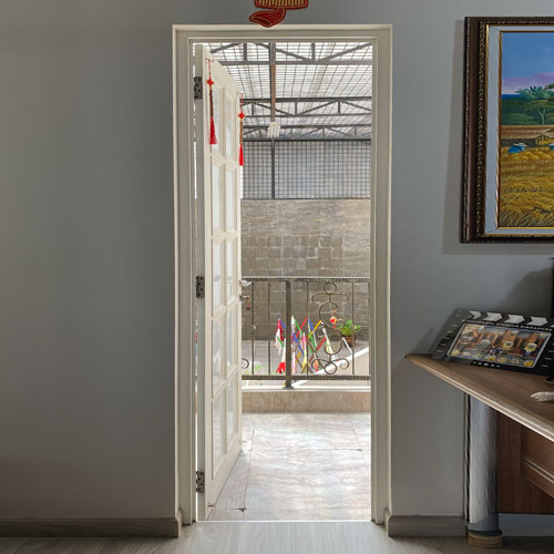 LIPAT-DOOR-PIK, PINTU KAWAT NYAMUK ONNA