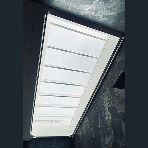 SKYLIGHT-JAKTIM, PLAFON ATAP RUMAH ONNA