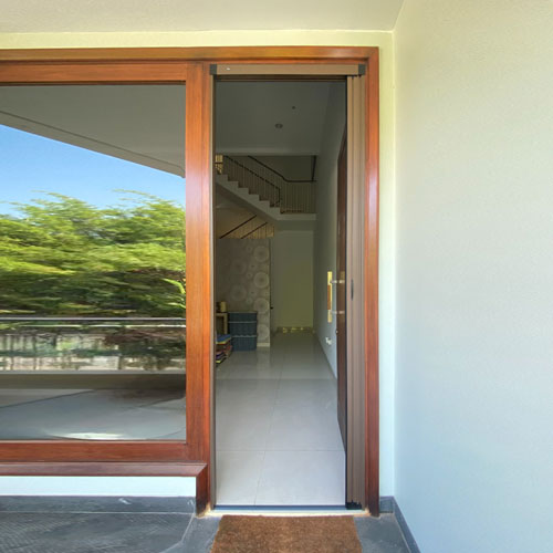 LIPAT-DOOR-GRISENDA