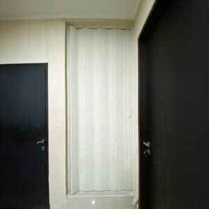 FOLDING-DOOR