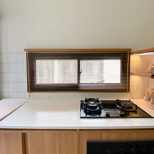 WOODEN-BLINDS-PONDOK-CABE