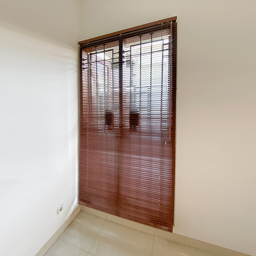 WOODEN BLIND ONNA JAKARTA TIMUR