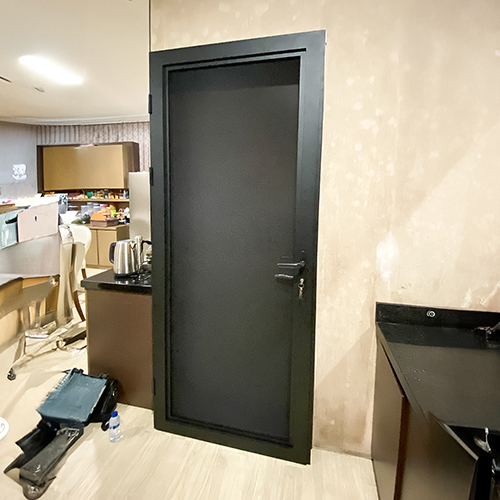 PINTU-BAJA-KELAPA-GADING