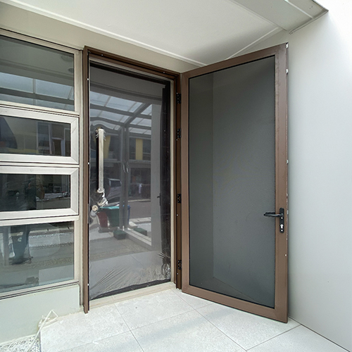 PINTU-BAJA-PIK-2-TANGERANG