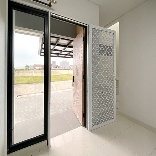 PINTU-EXONA-SEPATAN