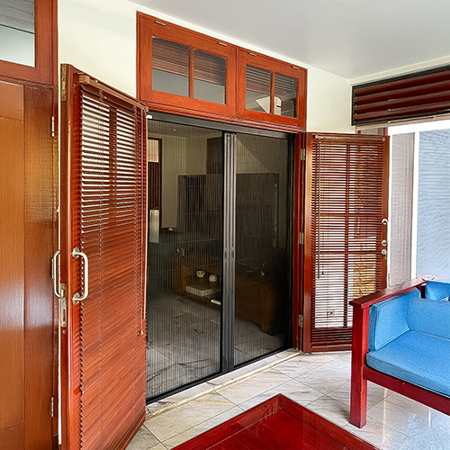 LIPAT-DOOR-CIPETE
