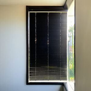 WOODEN-BLINDS-TANGERANG