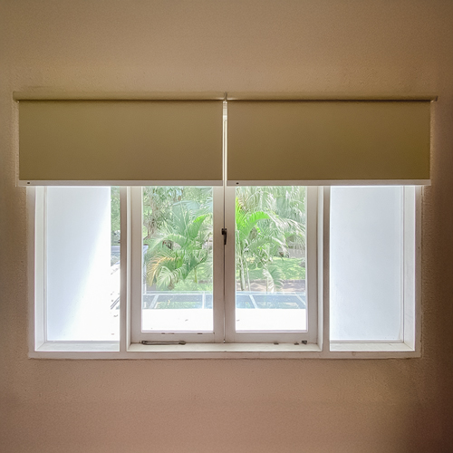 ROLLER-BLINDS-BLACKOUT-SERPONG