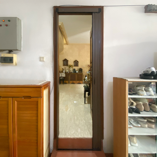 LIPAT-DOOR-JELAMBAR