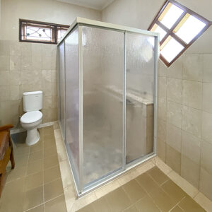 SHOWER-SCREEN-CORNER-PANEL-ALAM-SUTERA