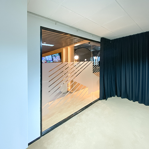 CURTAIN-KUNINGAN