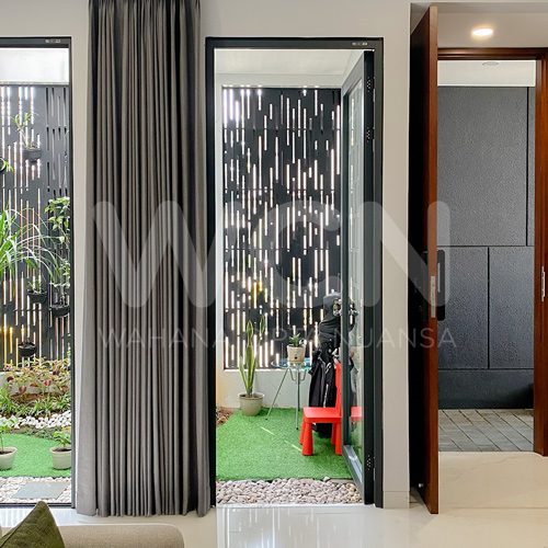LIPAT-DOOR-KRAMAT-JATI