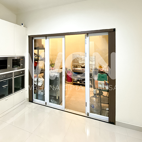 LIPAT-DOOR-JELAMBAR